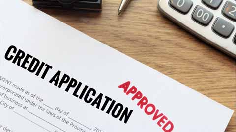 career cluster image of a Credit Authorizers Checkers and Clerks job occupation